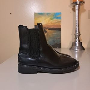 ✅️2 X $12 Zara kids boots 13 c